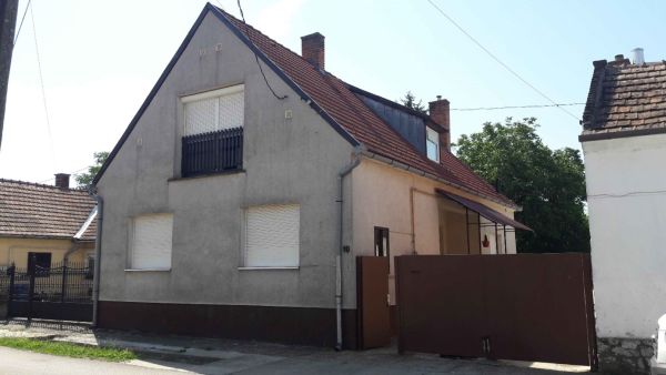 Főnix Lakásotthon épülete